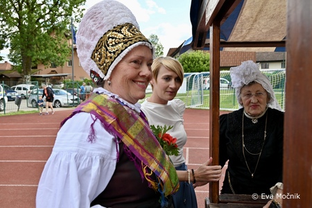 Harmonija generacij (128)